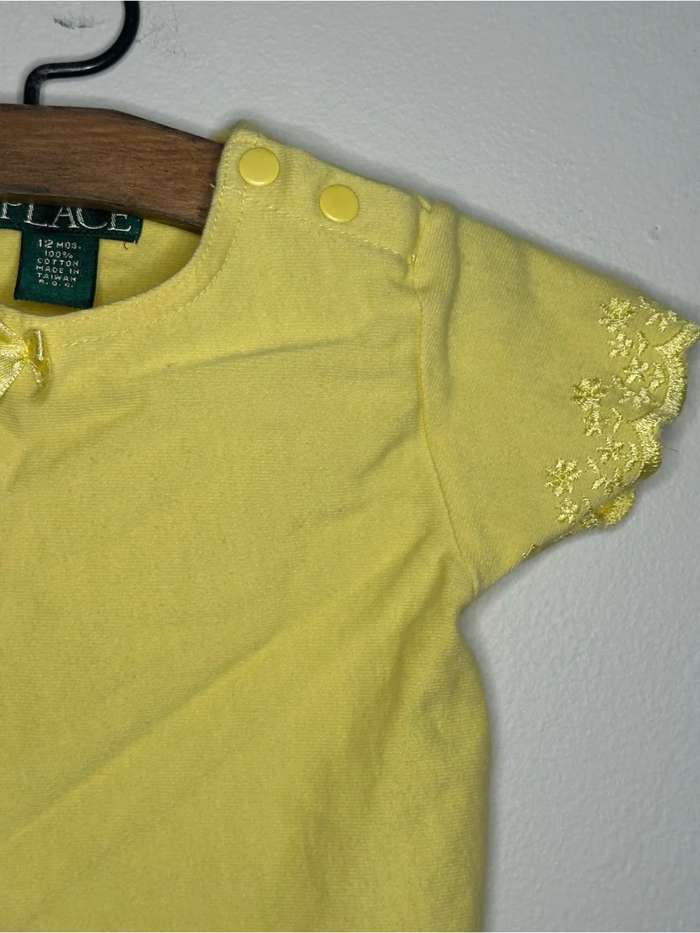 VTG/Y2K The Children’s Place Girls 12M Yellow Embroidered Floral Trim T-Shirt